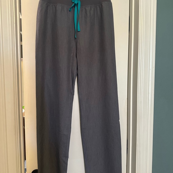 Figs High Waisted Gray Scrub Pants - Picture 2 of 4